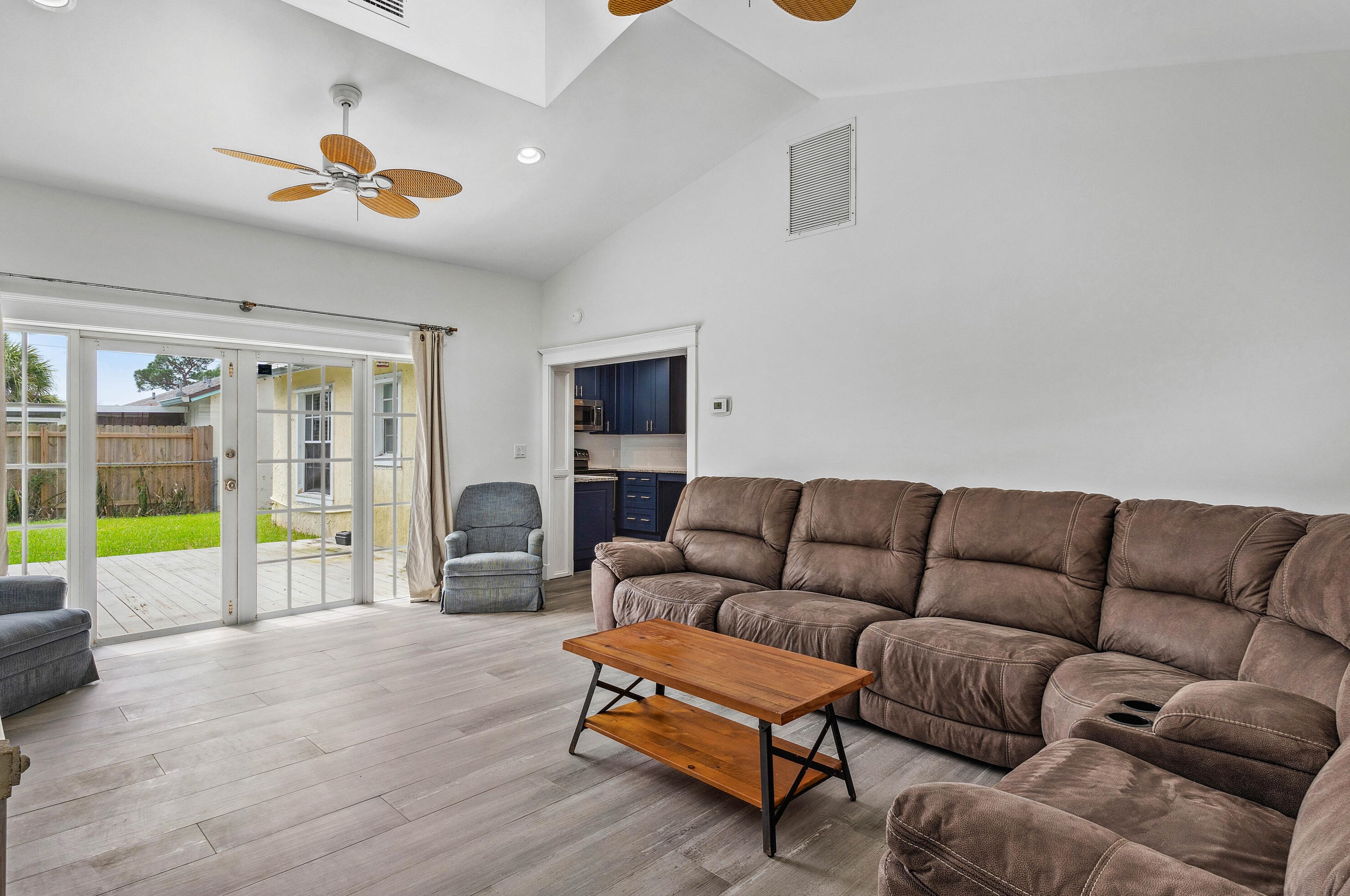 165 Lakeside Dr, Jupiter FL  33458-5517 exterior