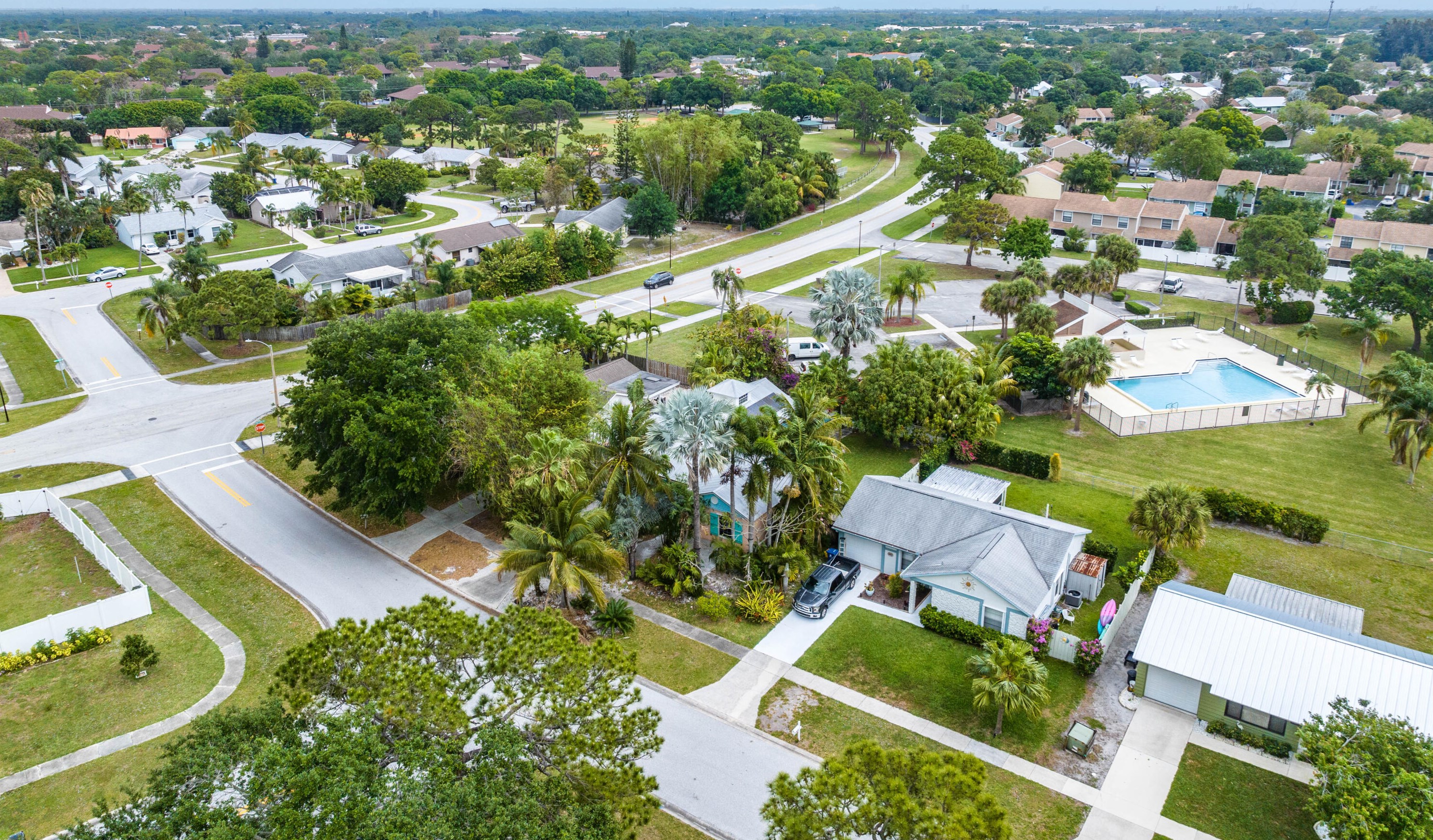 165 Lakeside Dr, Jupiter FL  33458-5517 exterior