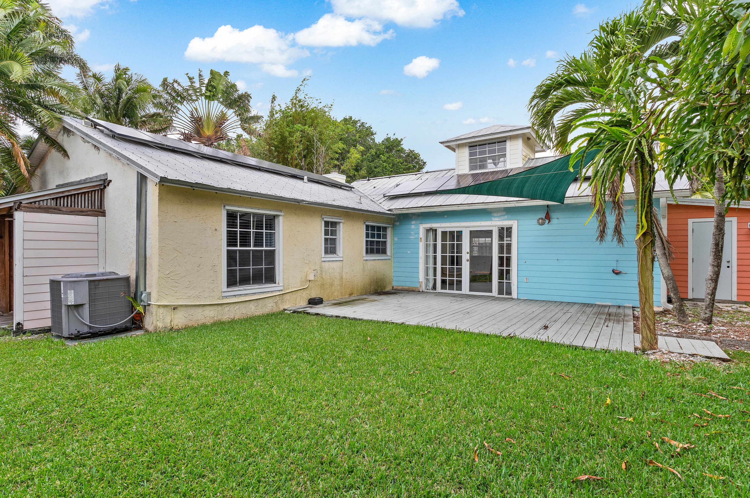 165 Lakeside Dr, Jupiter FL  33458-5517 exterior