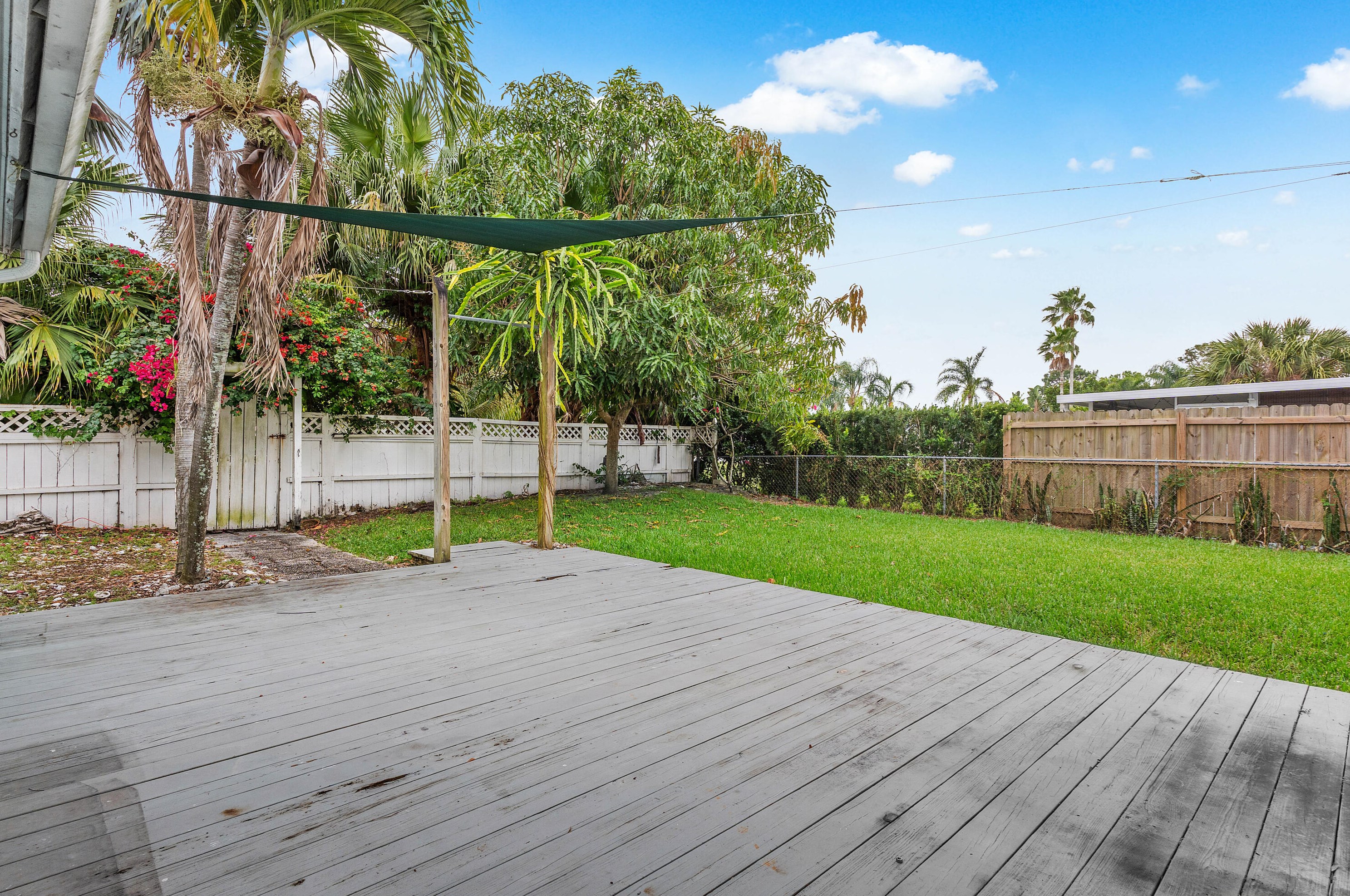 165 Lakeside Dr, Jupiter FL  33458-5517 exterior