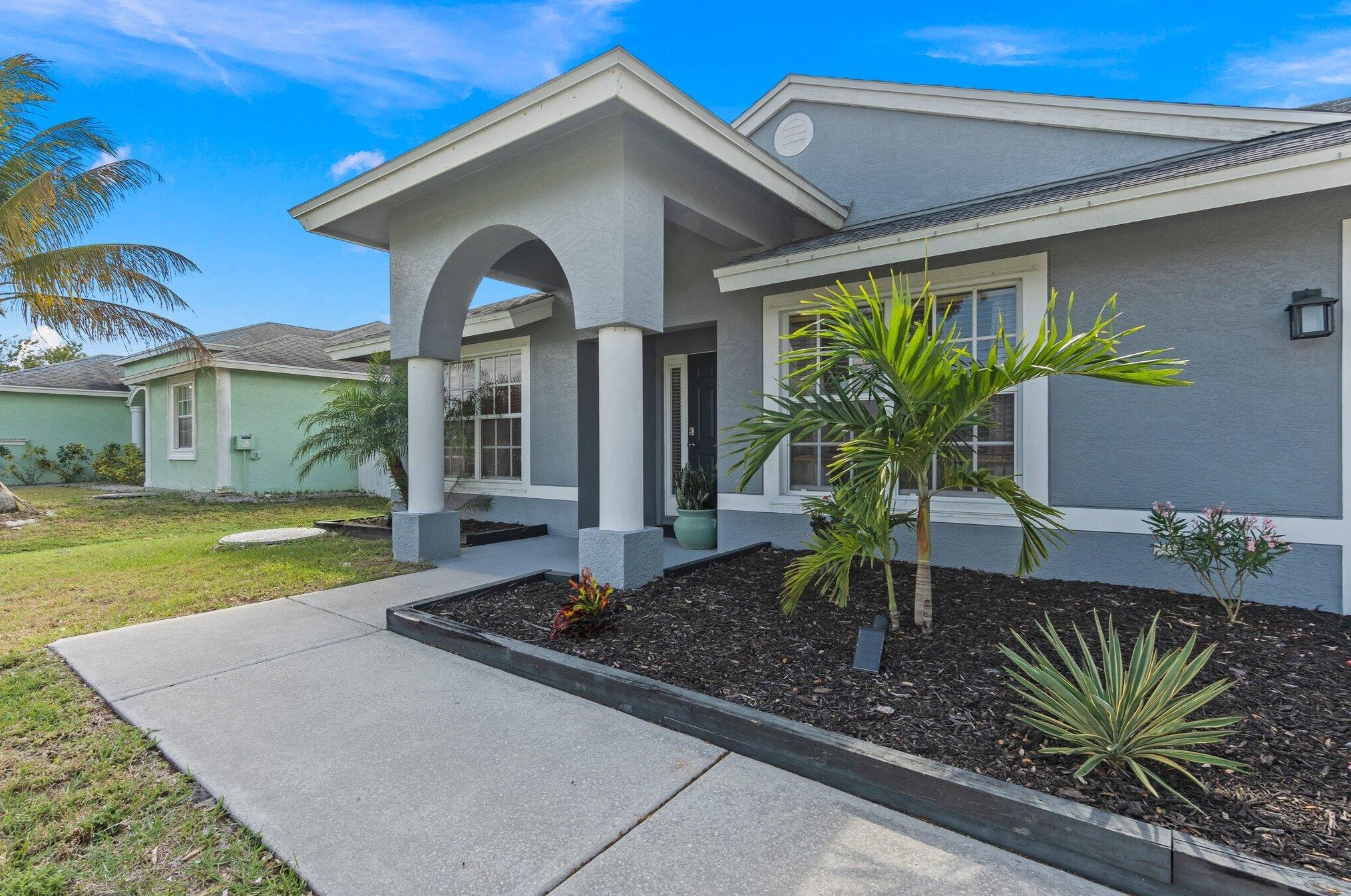 3590 Voyager St, Fort Pierce, FL 34953-3744