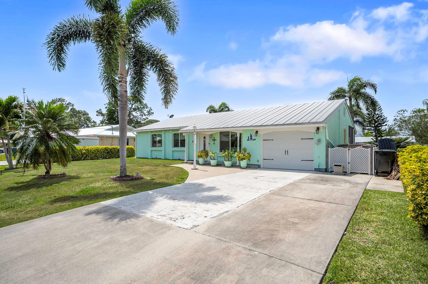2132 Wald St, Fort Pierce, FL 34984-4736