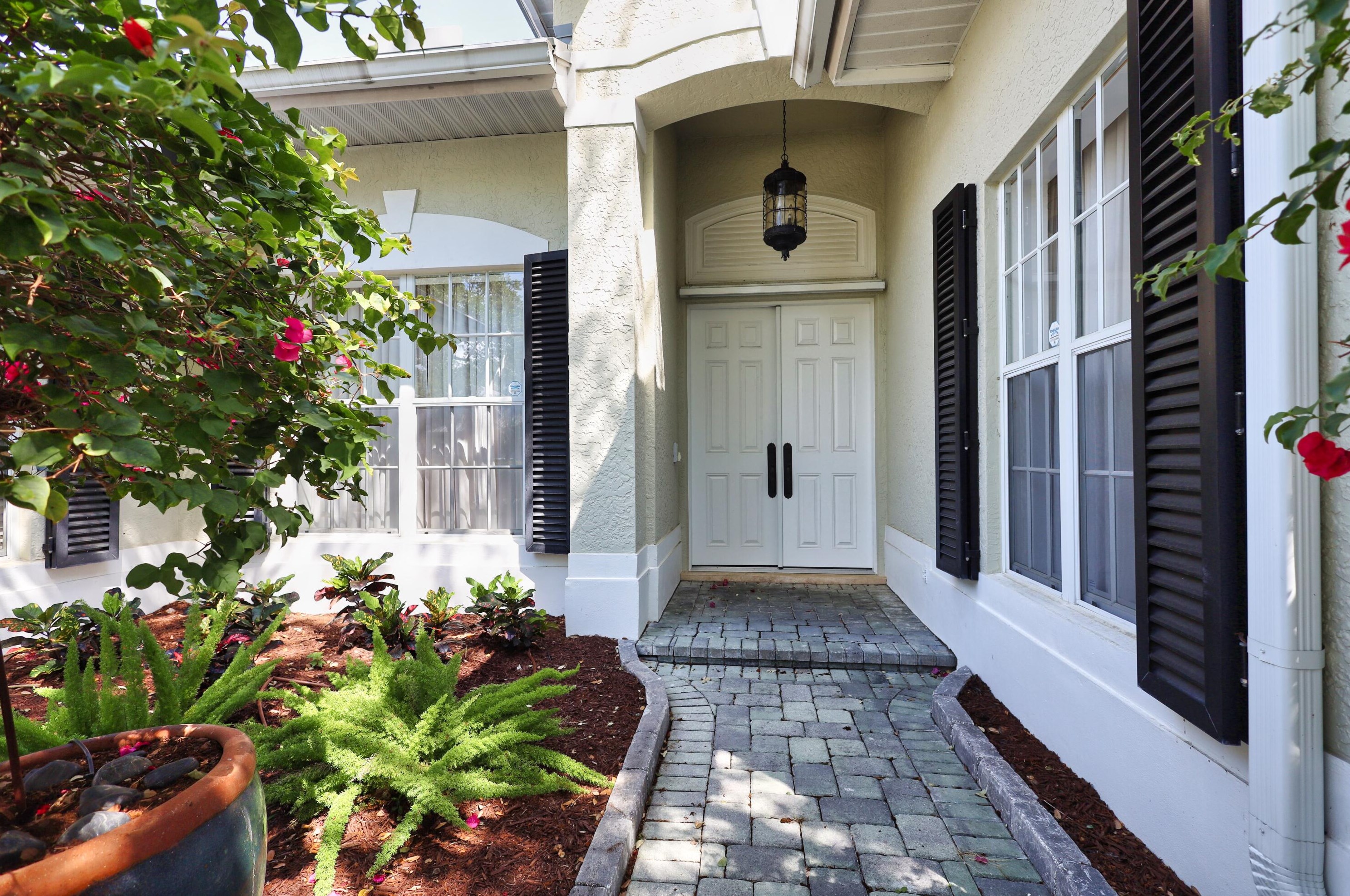 995 Castaway Blvd, Vero Beach, FL 32963-2464