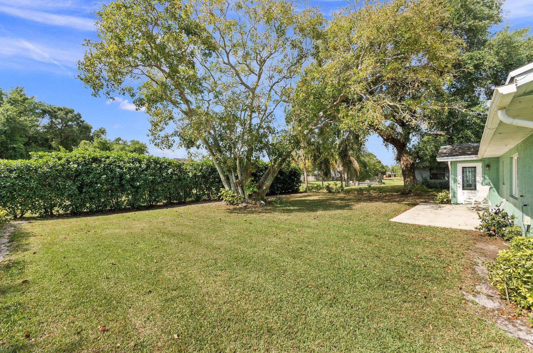 422 Sansom Ln, Fort Pierce FL 34953-2960 exterior