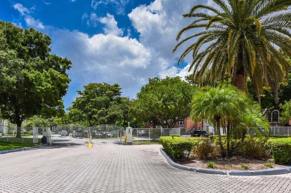 1345 Crystal Way, Delray Beach FL 33444-1025 exterior