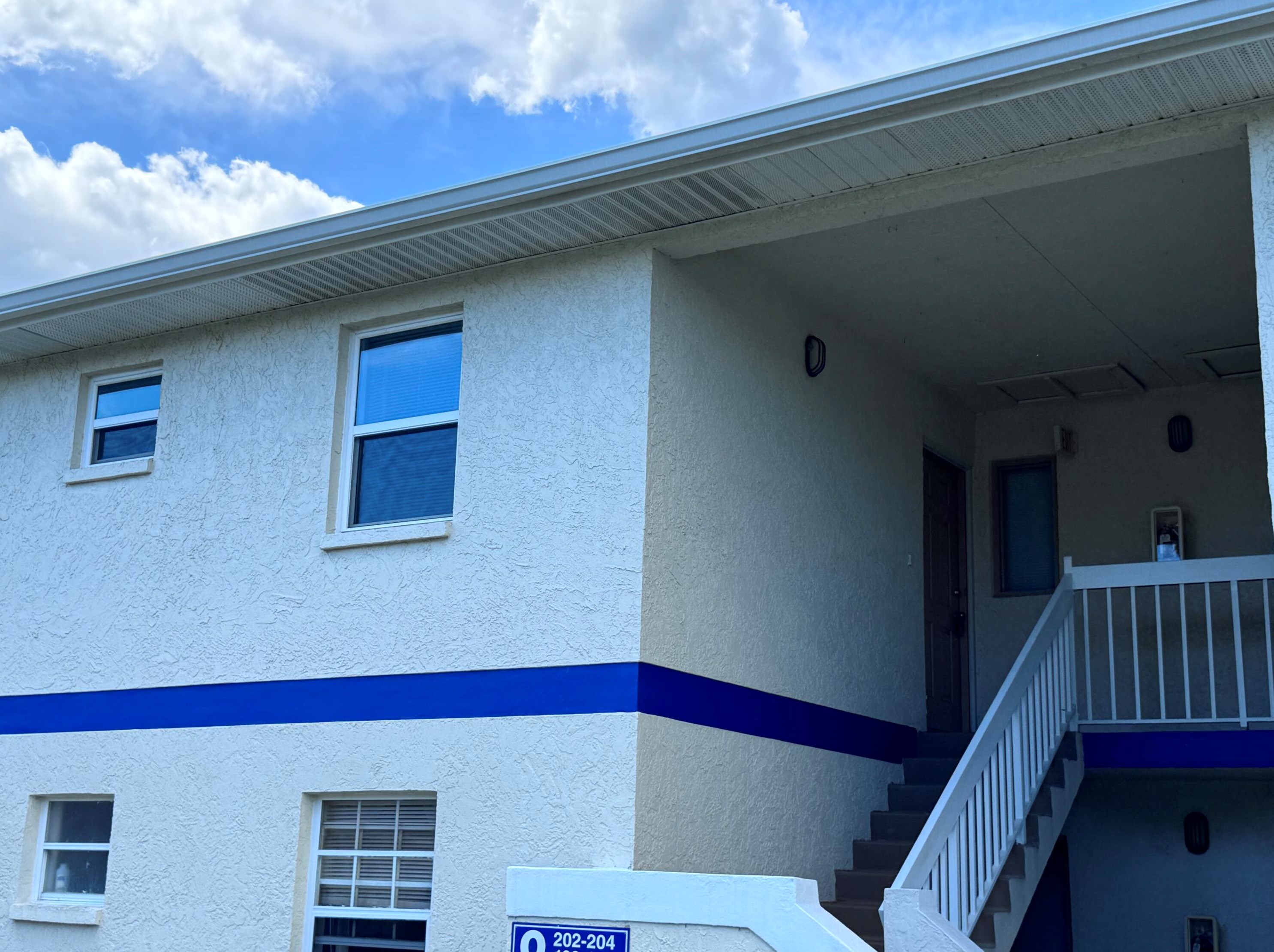 1532 Royal Green Cir, Fort Pierce FL  34952-7624 exterior