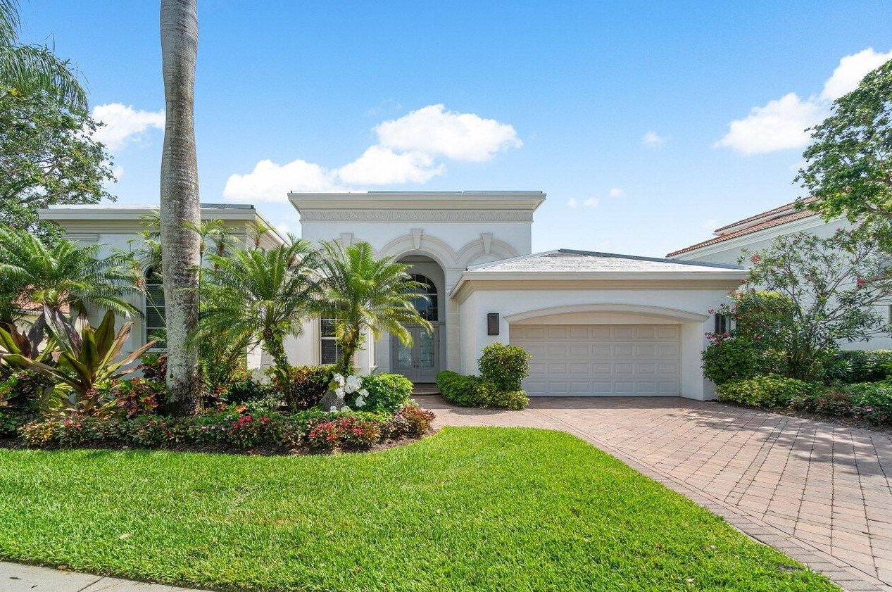 104 Monte Carlo Dr, West Palm Beach, FL 33418-1745
