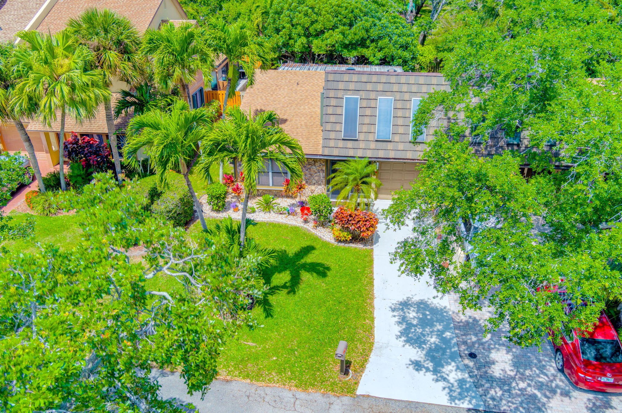 1057 Raintree Dr, West Palm Beach, FL 33410-5247