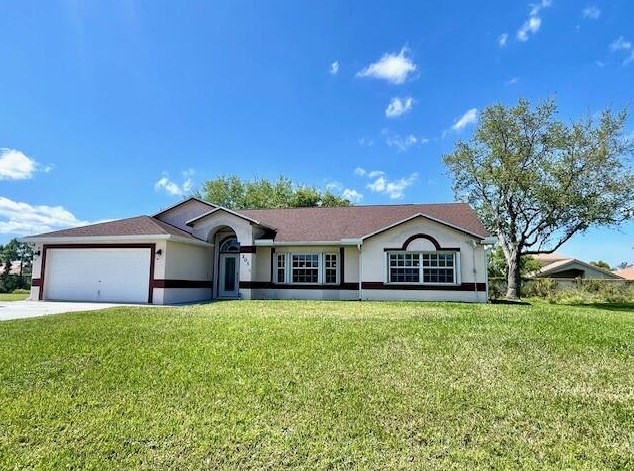 201 Sandalwood Dr, Fort Pierce, FL 34947
