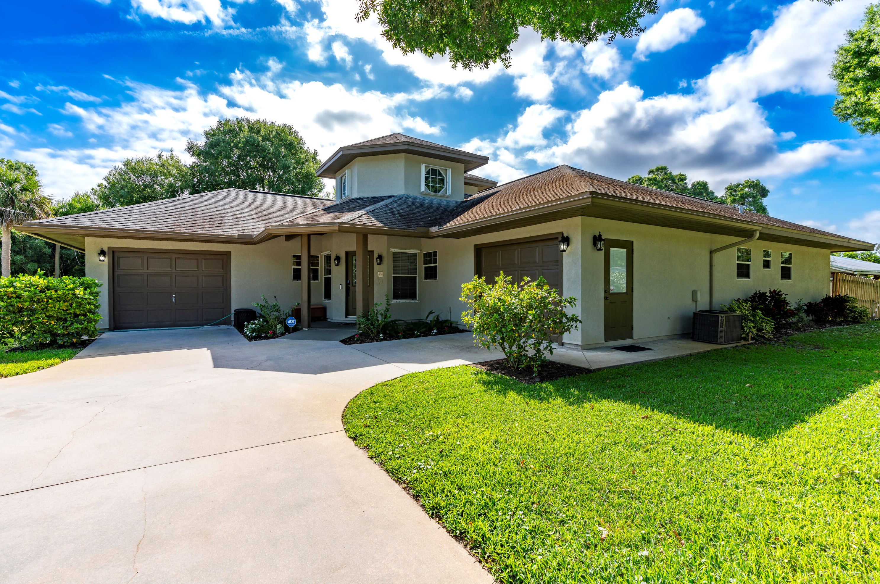 1086 38th Ave, Vero Beach, FL 32960-4062