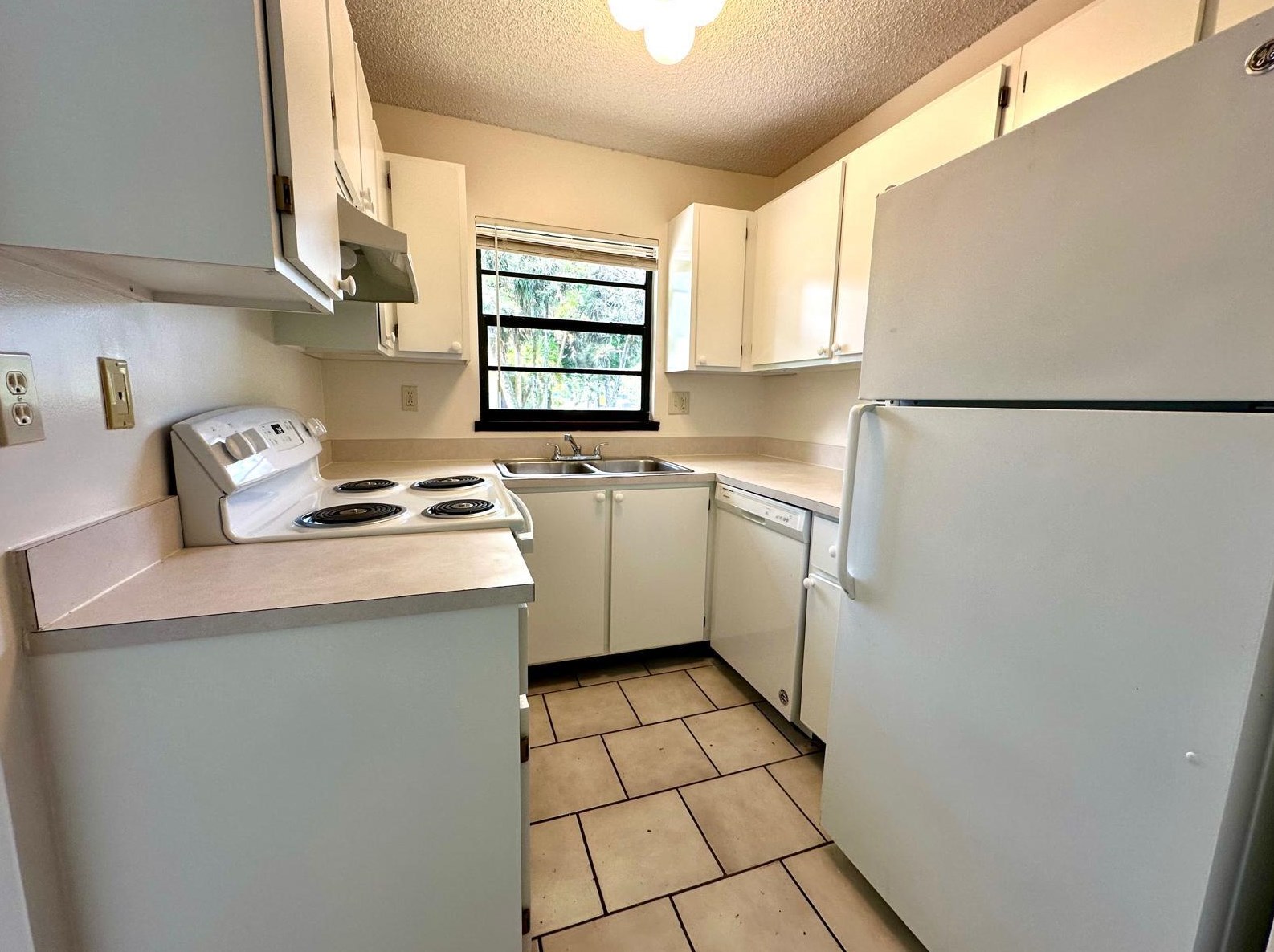 1226 N Haverhill Rd #1, West Palm Beach, FL 33417