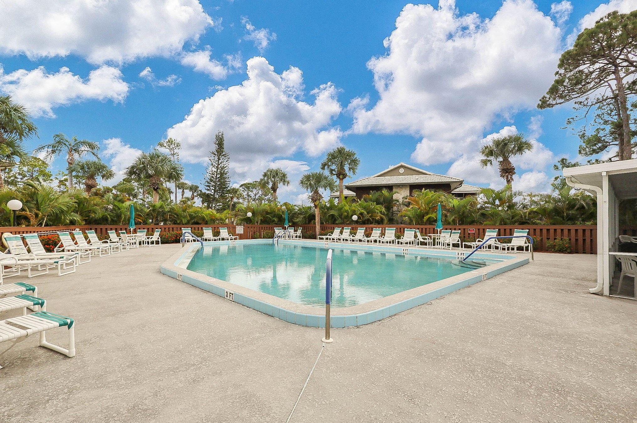 2901 Round Table Dr, Fort Pierce FL  34952-6794 exterior