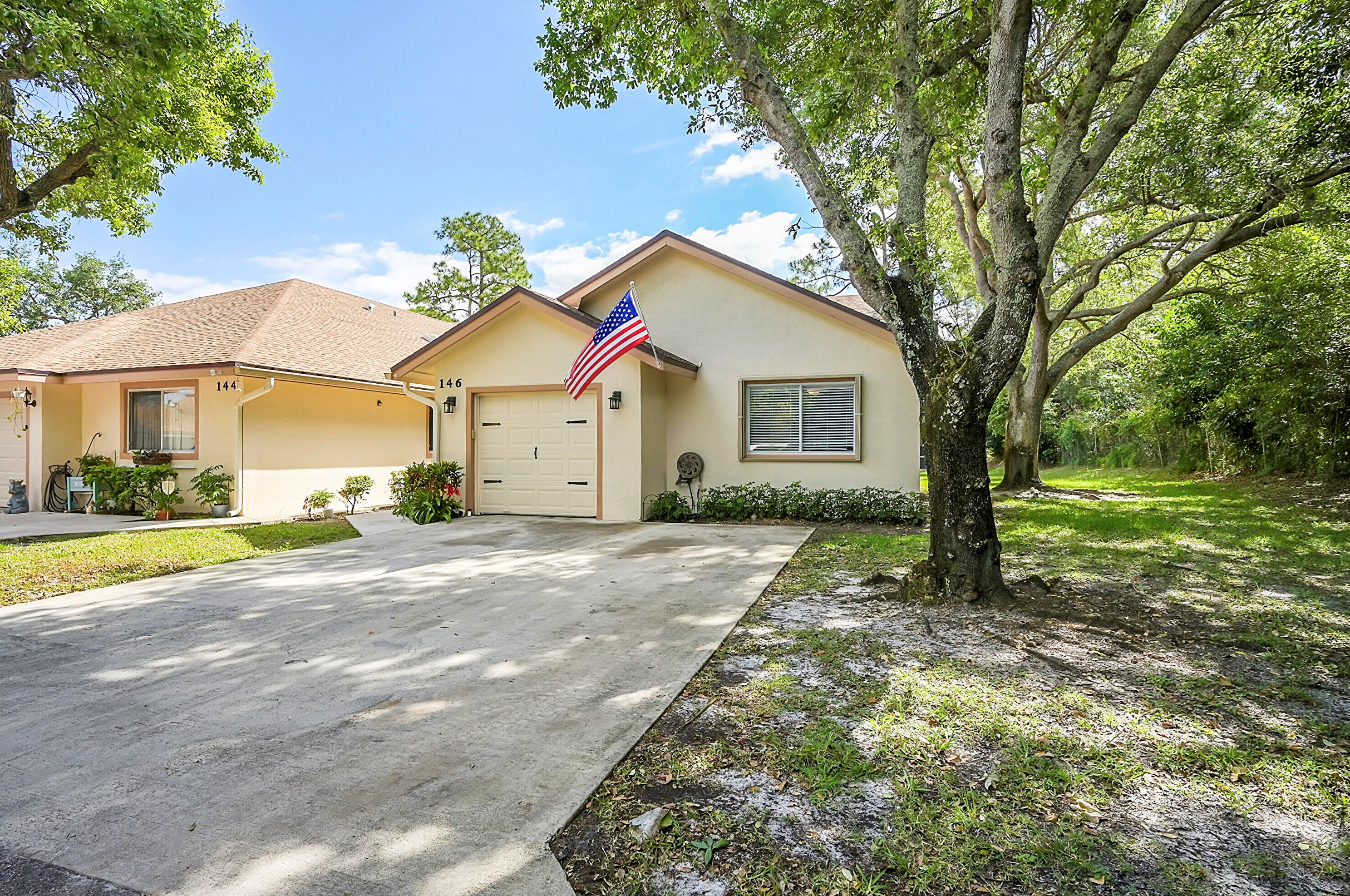 146 Paradise Cres, West Palm Beach, FL 33411-1220