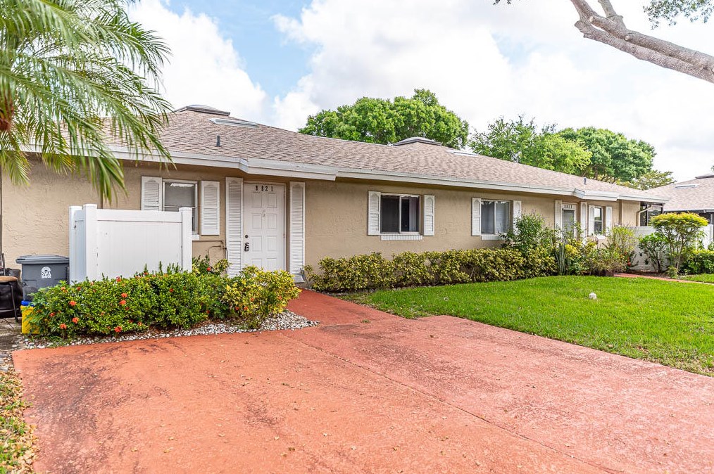 8821 Echo Ln, Boca Raton, FL 33496-5030