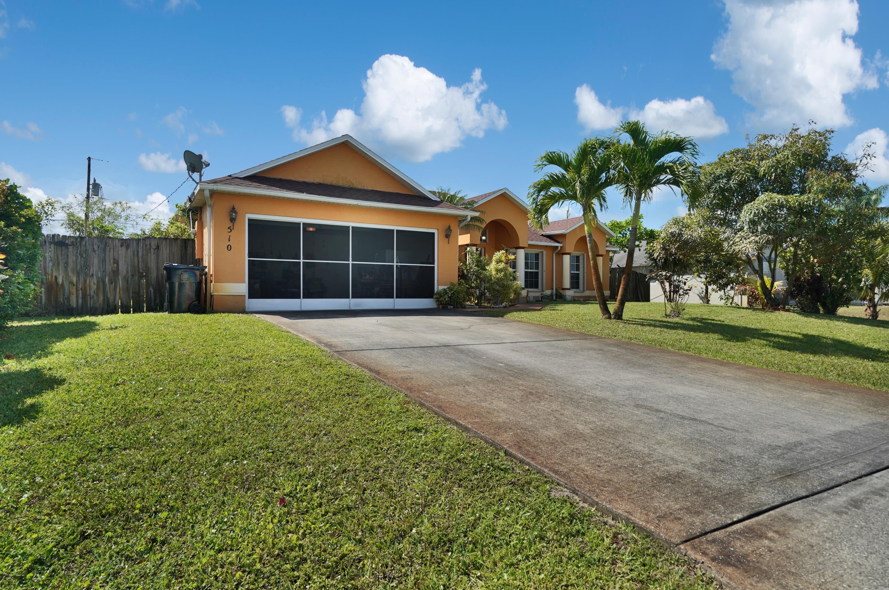 510 Halkell Ave, Fort Pierce, FL 34953-3872