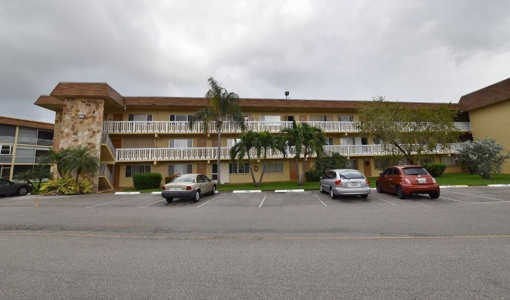 500 Village Green Ct, Lake Worth, FL