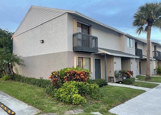 2106 Wharf Ln, Lake Worth, FL 33463