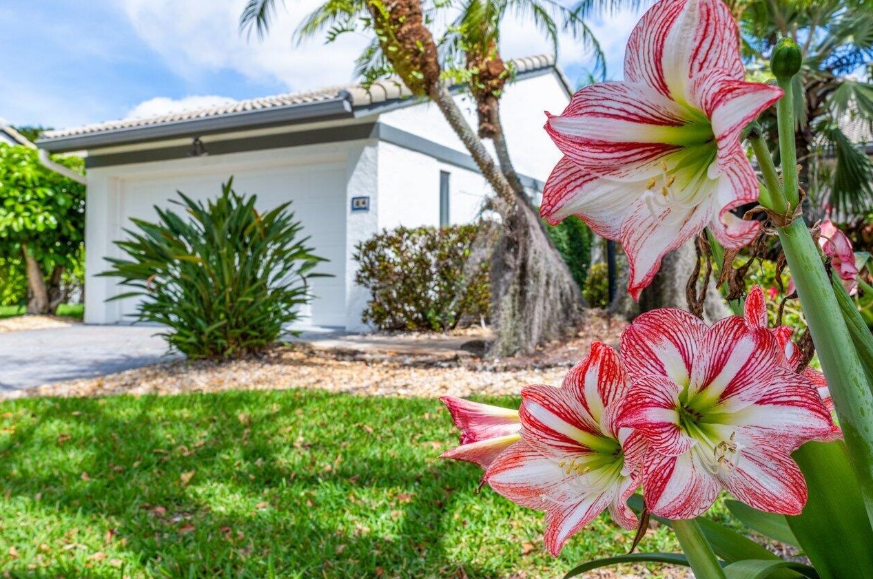 84 Cambridge Ln, Boynton Beach, FL 33436-6215