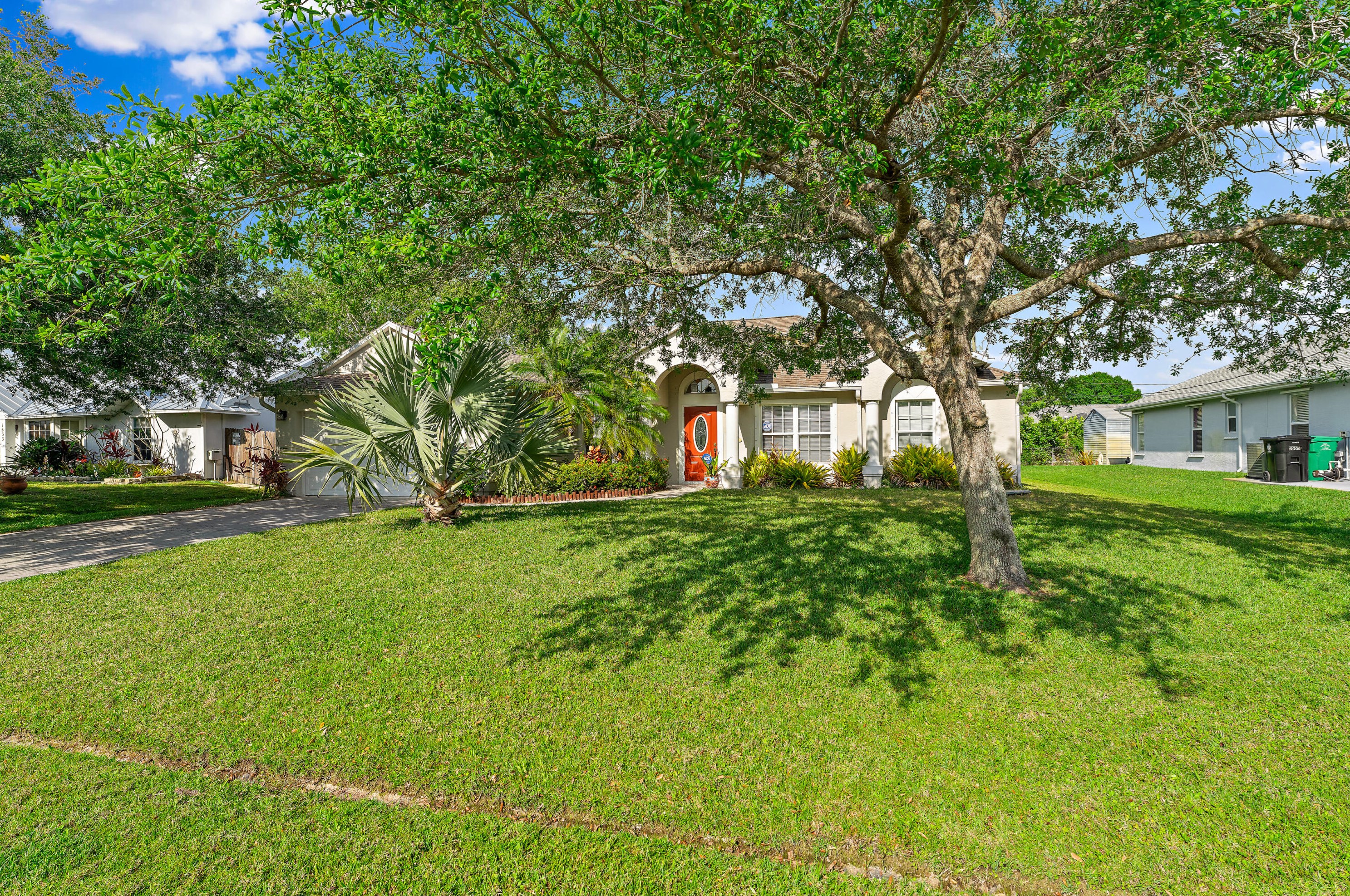 1649 Pleasant Ln, Fort Pierce, FL 34984-3621