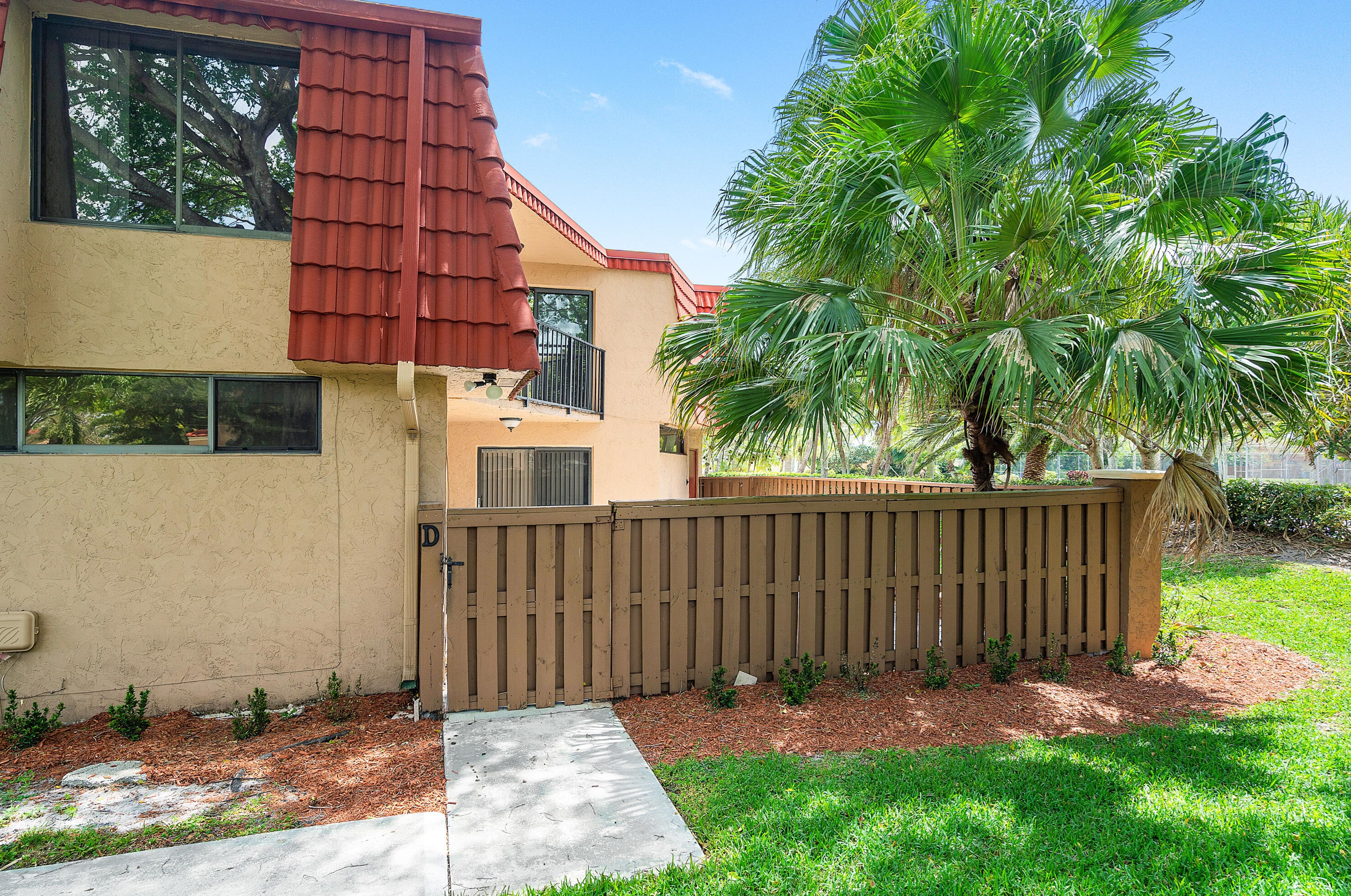 8051 Severn Dr, Boca Raton, FL 33433-8332