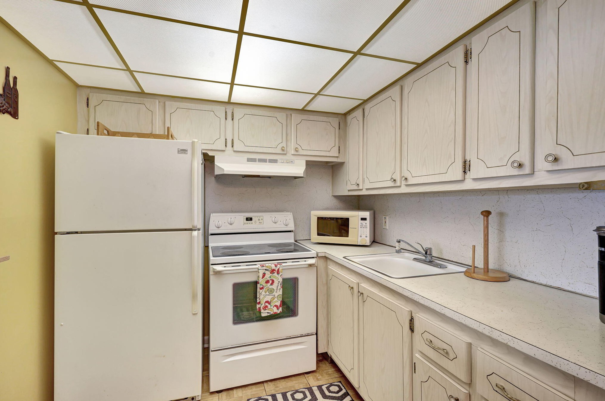 103 Sheffield, West Palm Beach FL  33417-1528 exterior