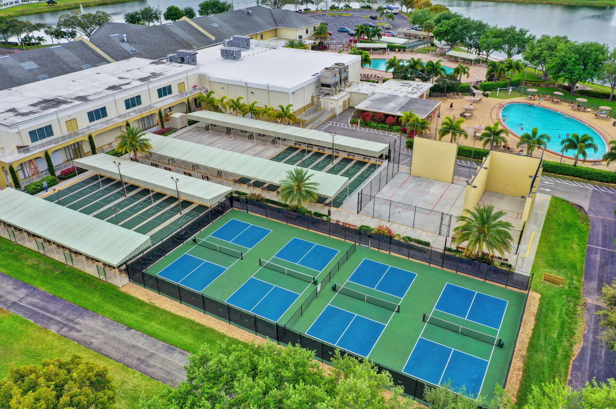 103 Sheffield, West Palm Beach FL  33417-1528 exterior