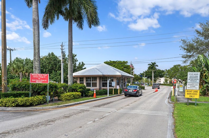 103 Sheffield, West Palm Beach FL  33417-1528 exterior