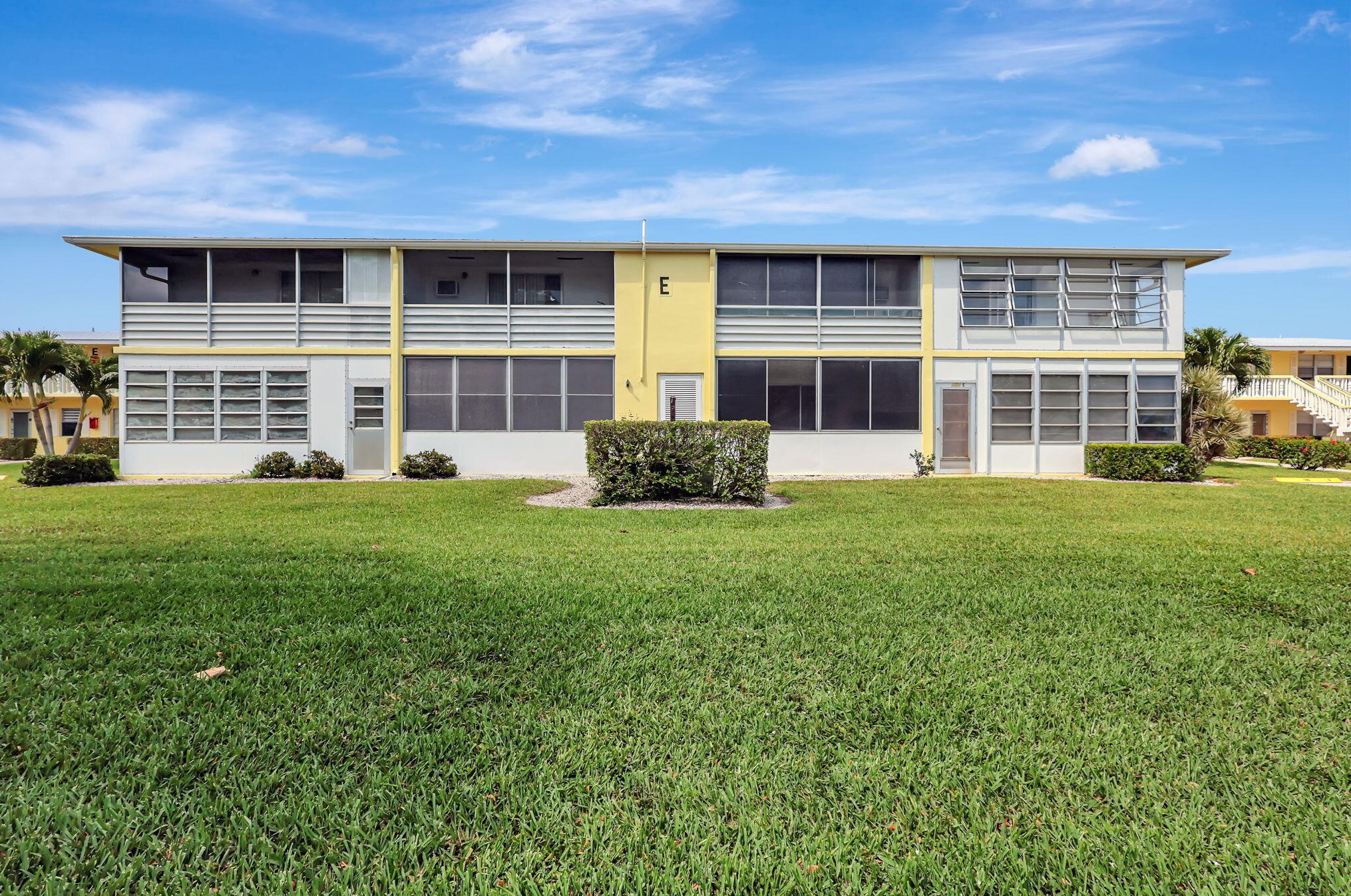 103 Sheffield, West Palm Beach FL  33417-1528 exterior