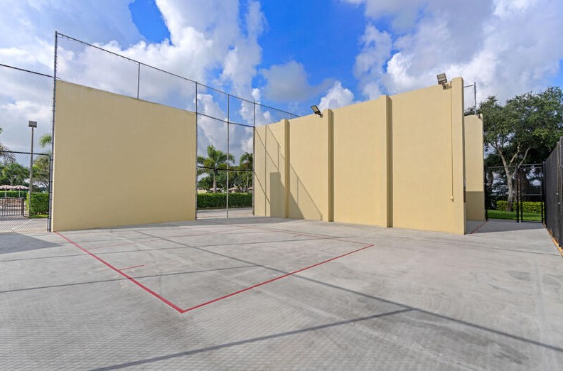 103 Sheffield, West Palm Beach FL  33417-1528 exterior