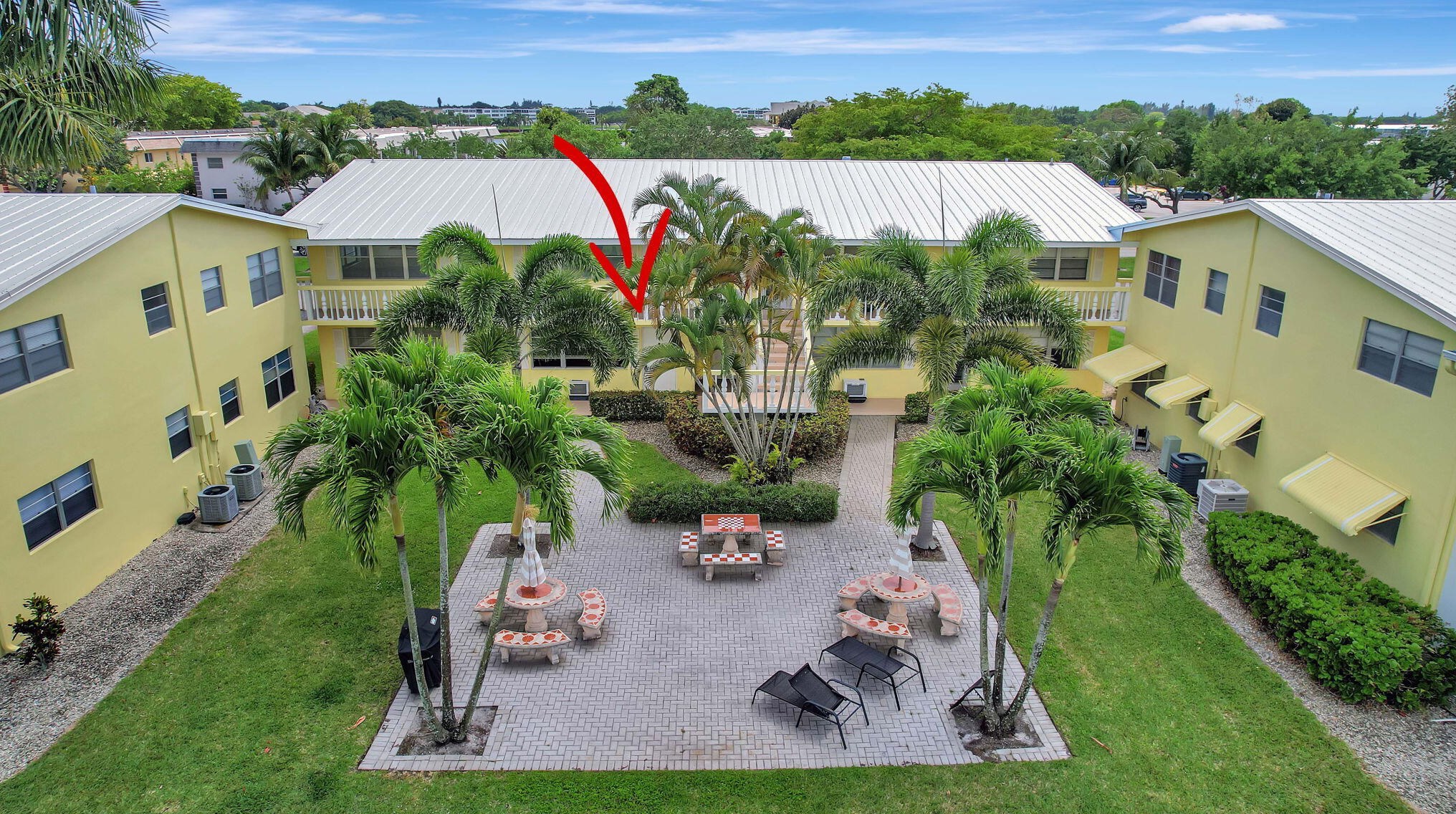 103 Sheffield, West Palm Beach FL  33417-1528 exterior