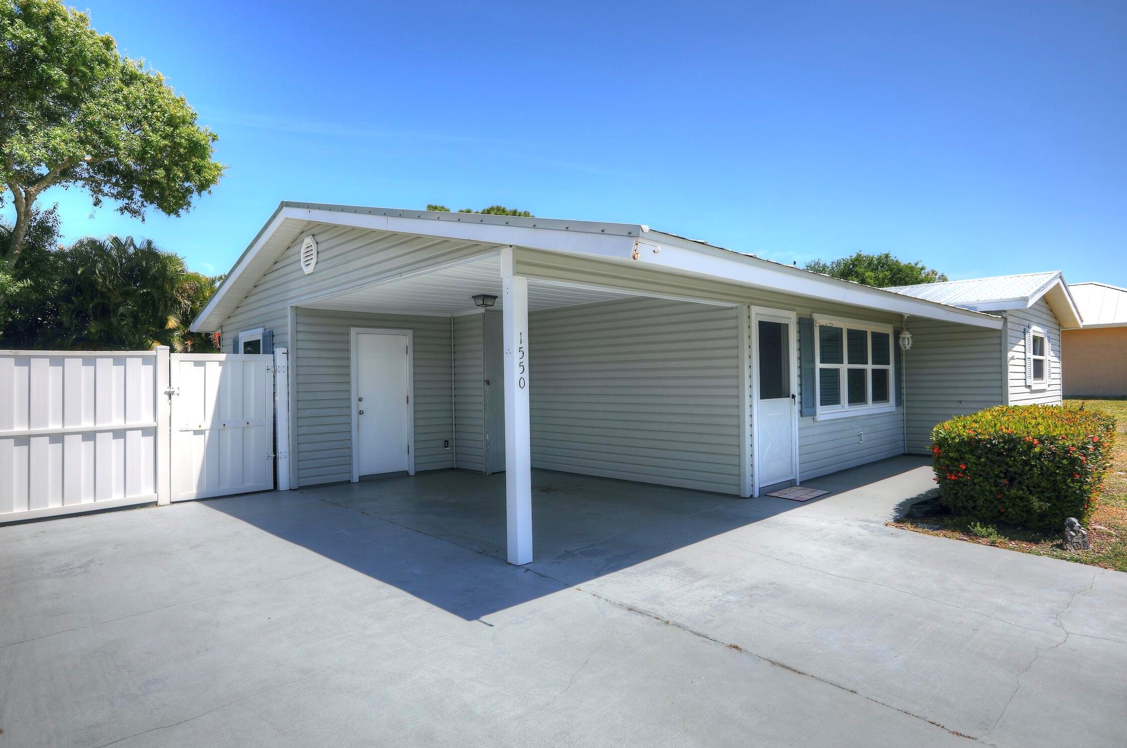 1550 Emerson Ln, Sebastian FL  32958-6518 exterior