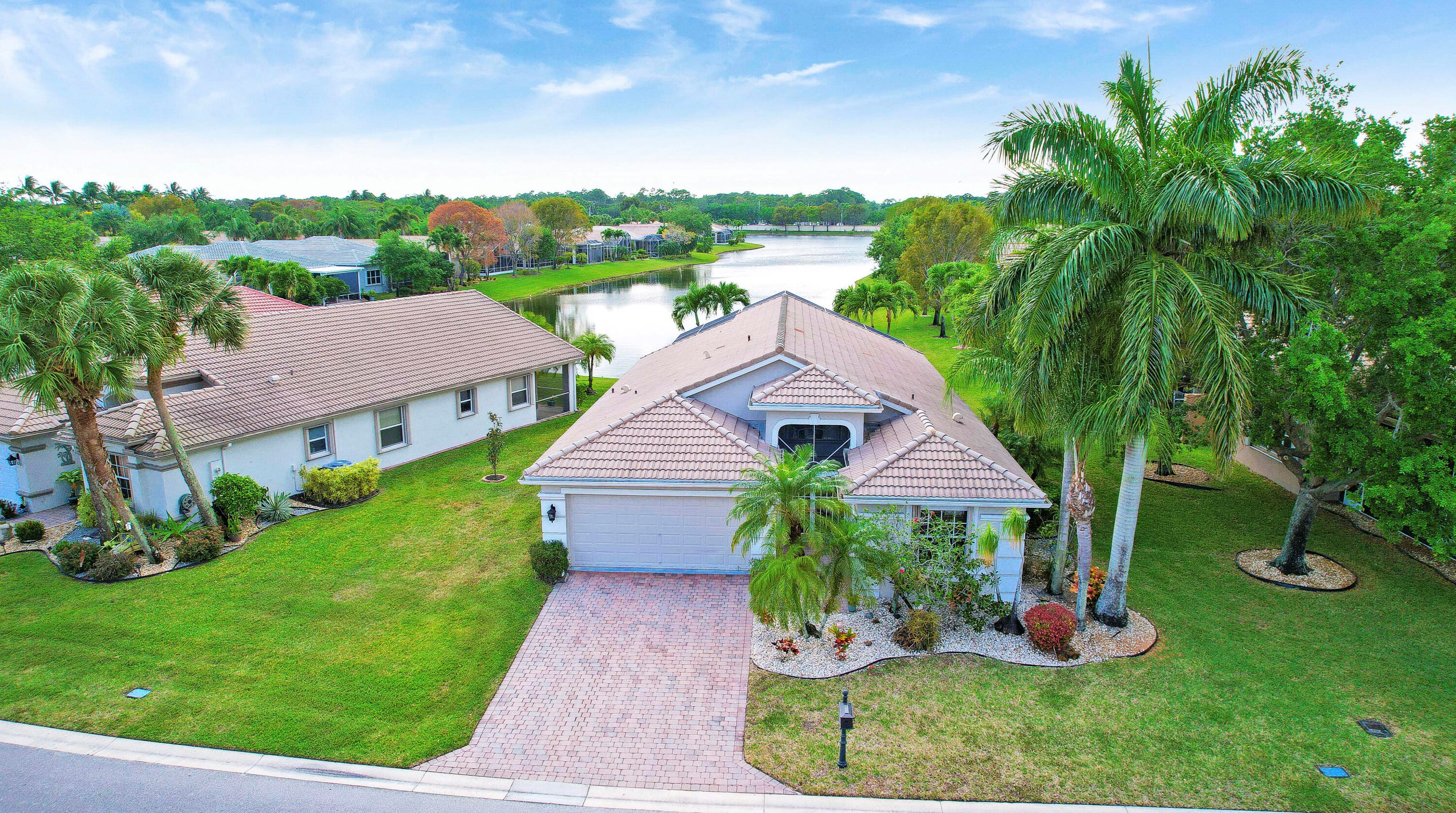 6717 Rienzo St, Lake Worth, FL 33467-7040