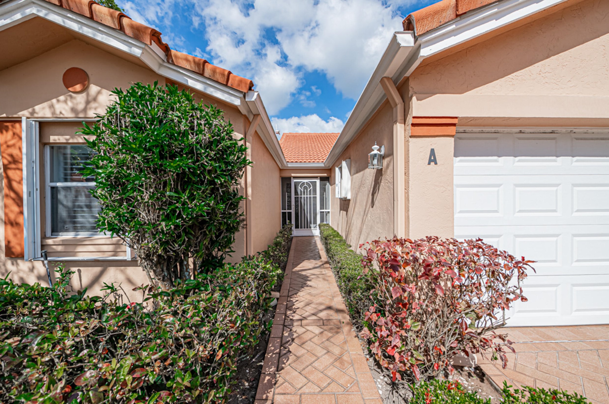 9821 Summerbrook Ter, Boynton Beach, FL 33437-3835