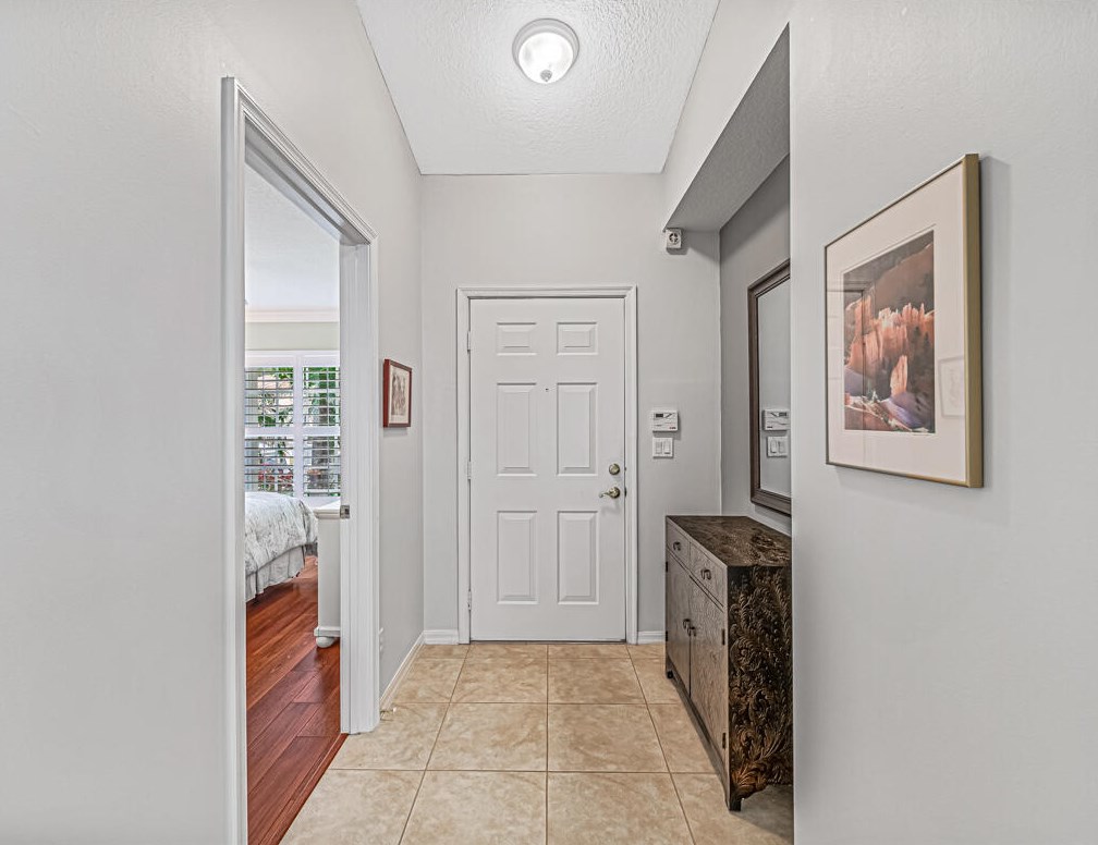 8391 Logia Cir, Boynton Beach, FL 33472