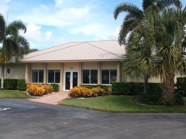 630 Snug Harbor Dr, Boynton Beach FL 33435-6162 exterior
