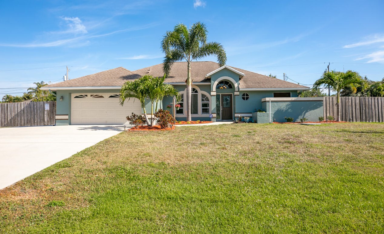 1063 Alcantarra Blvd, Fort Pierce, FL 34953-3444