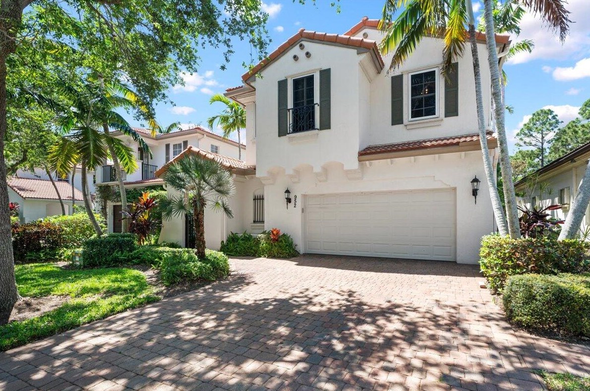 952 Mill Creek Dr, West Palm Beach, FL 33410-1511