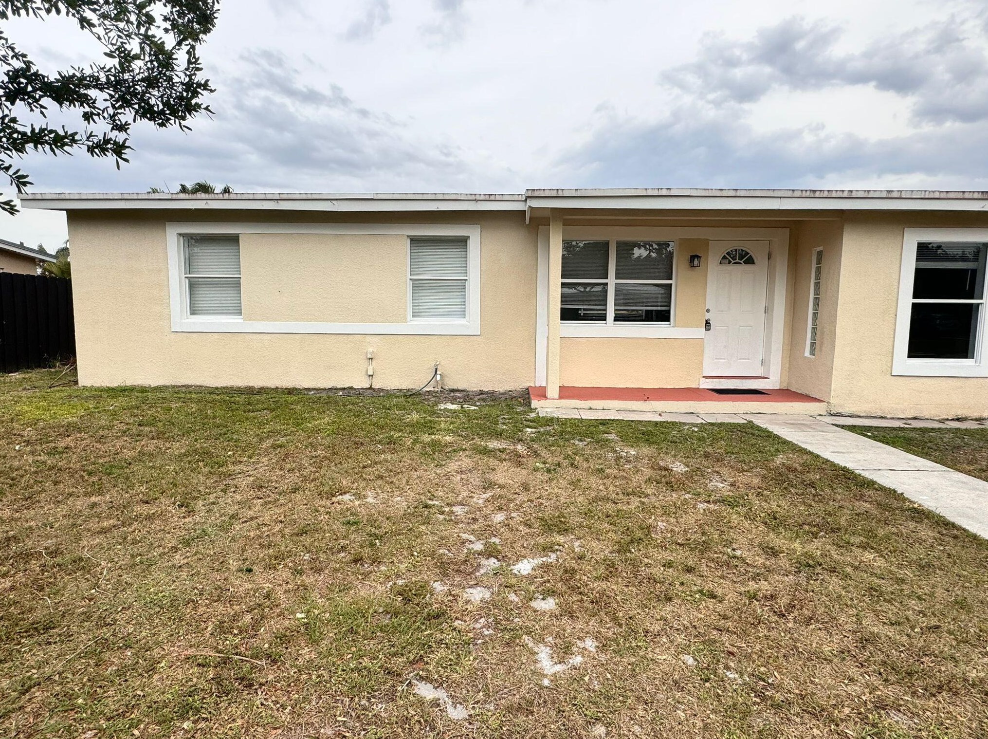 160 Princess Dr, Fort Pierce, FL 34952