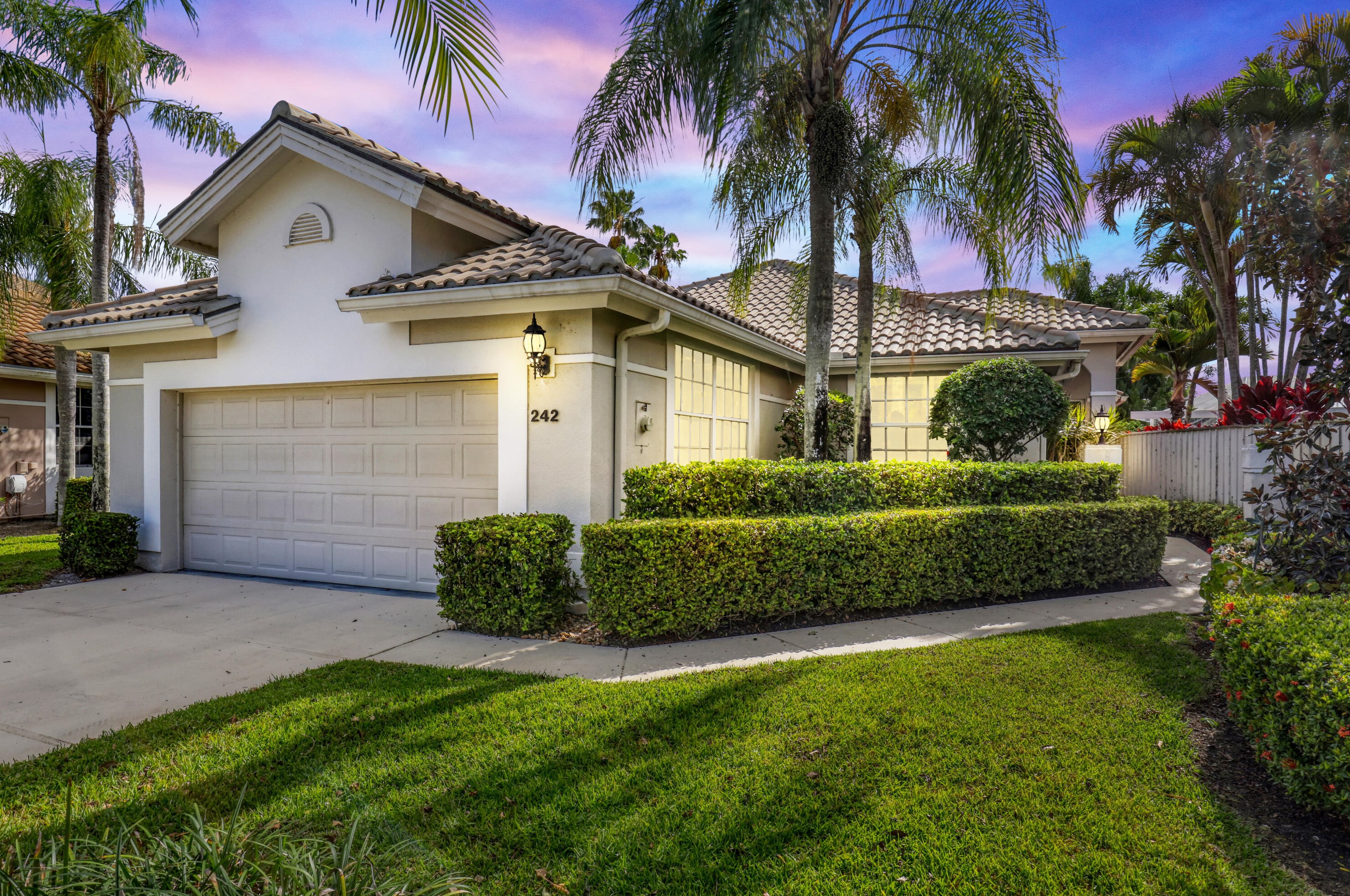 242 Eagleton Lake Blvd, West Palm Beach, FL 33418-8060