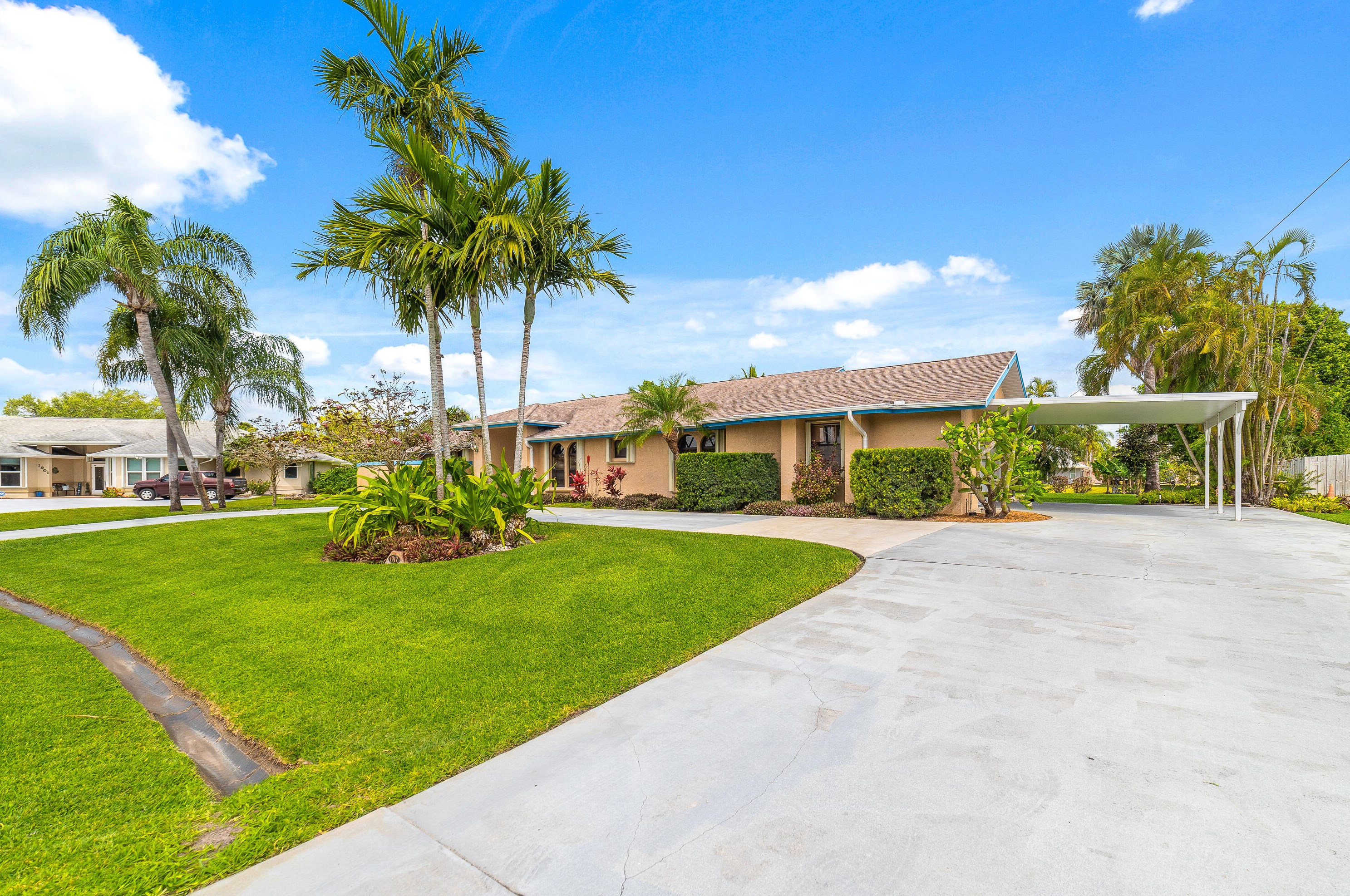 1917 Bolton Ave, Fort Pierce, FL 34952-5563