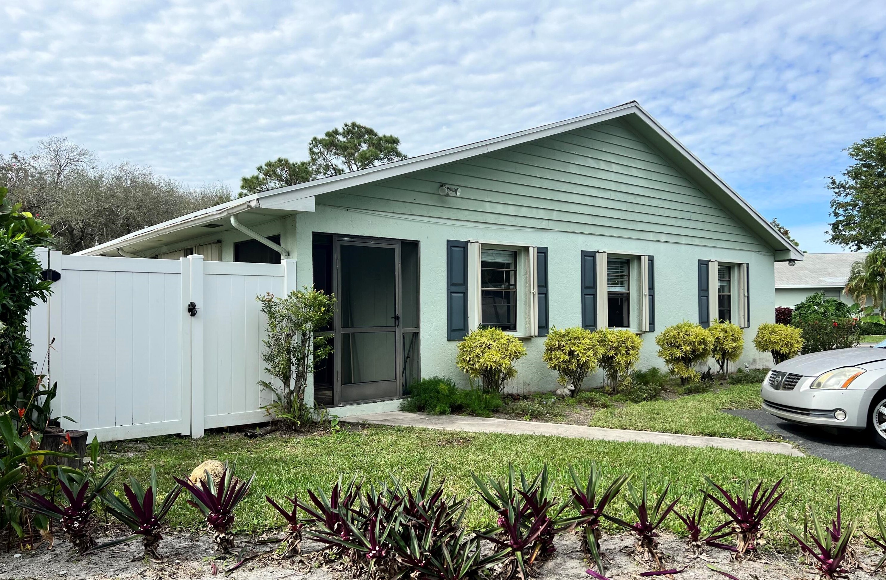 4458 Walden Cir, Lake Worth, FL 33463