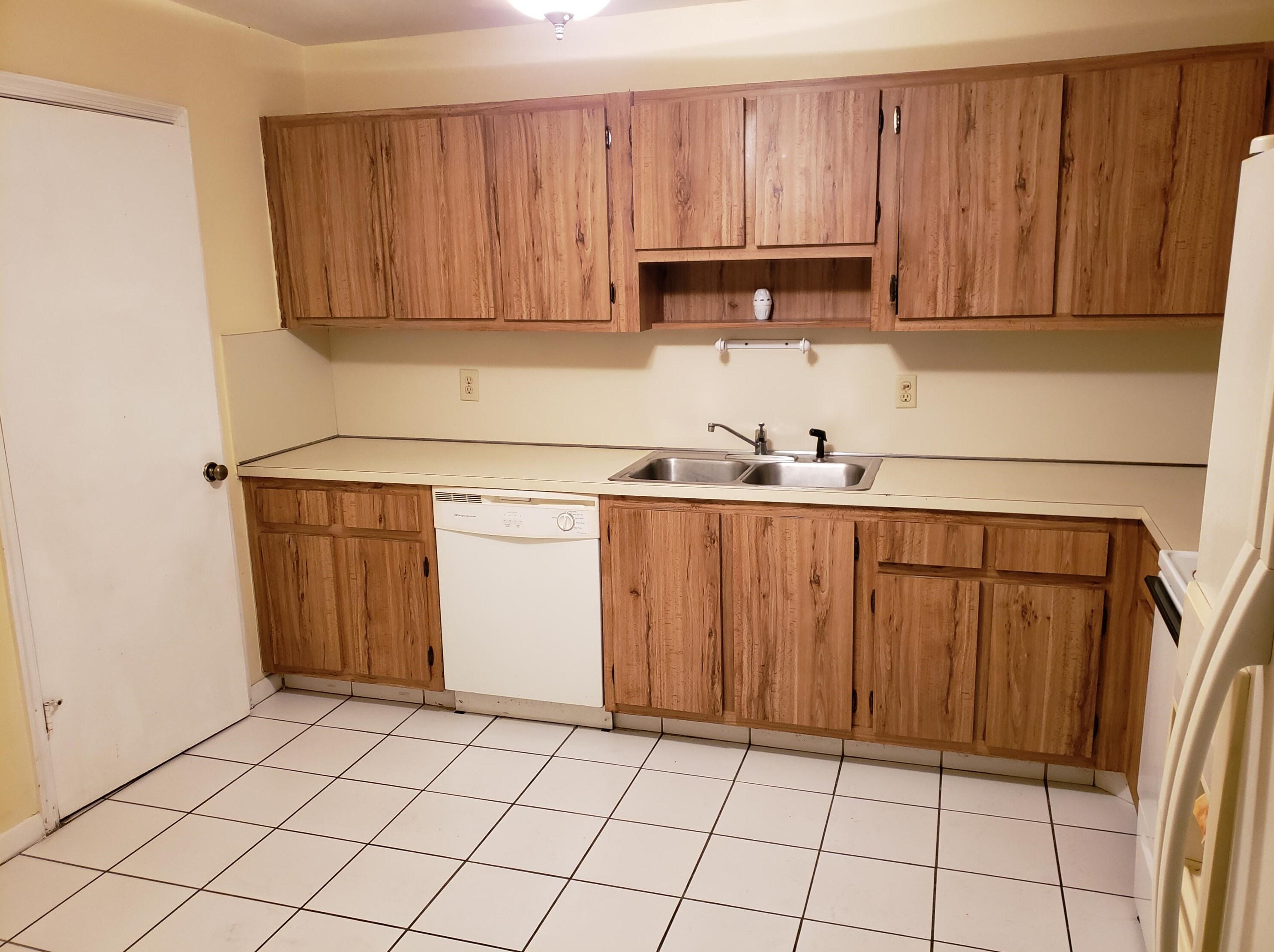 8142 Ambach Way, Lake Worth, FL 33462-6151