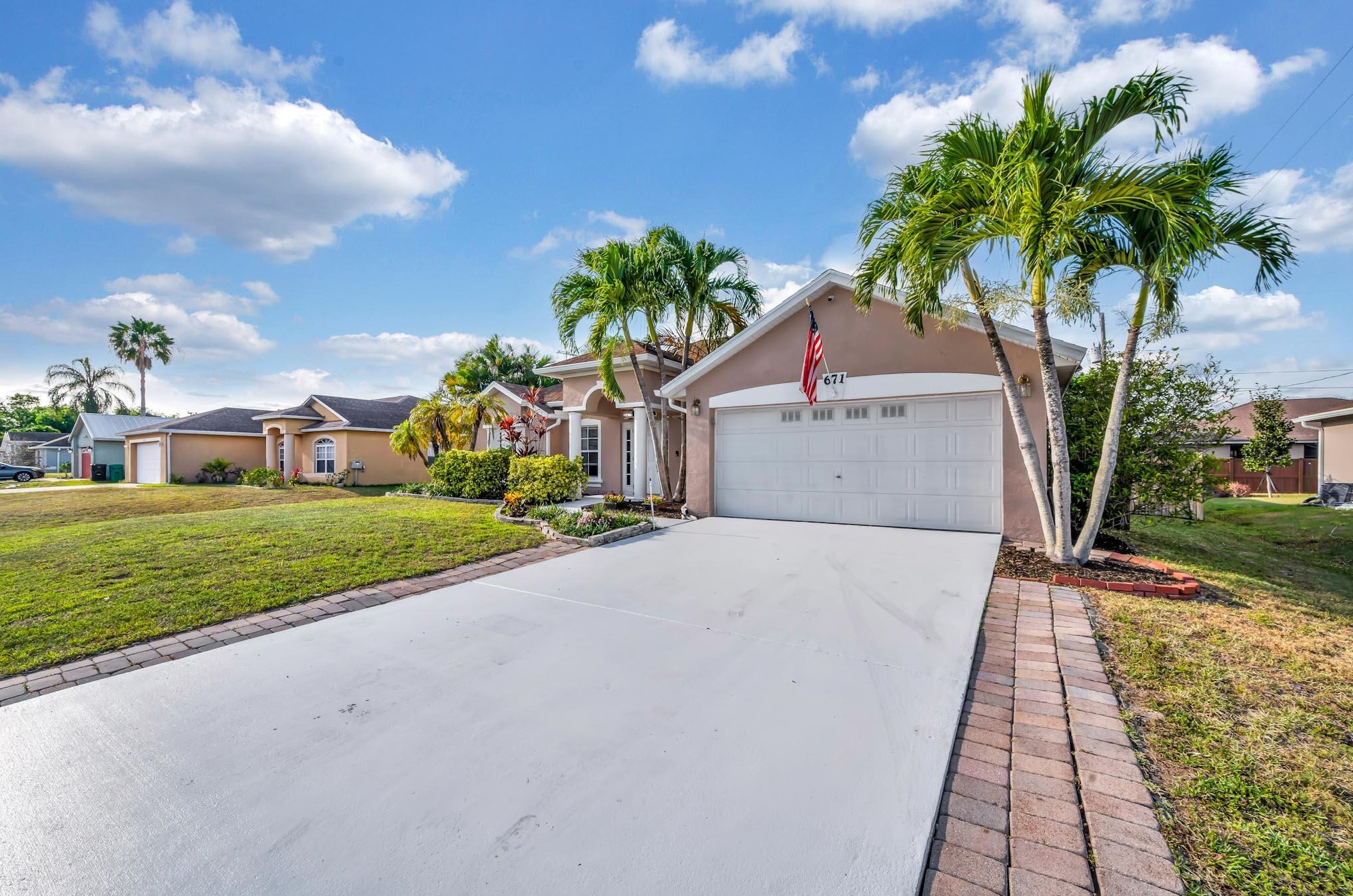 671 Hoffenberg Ave, Fort Pierce FL  34953-7625 exterior