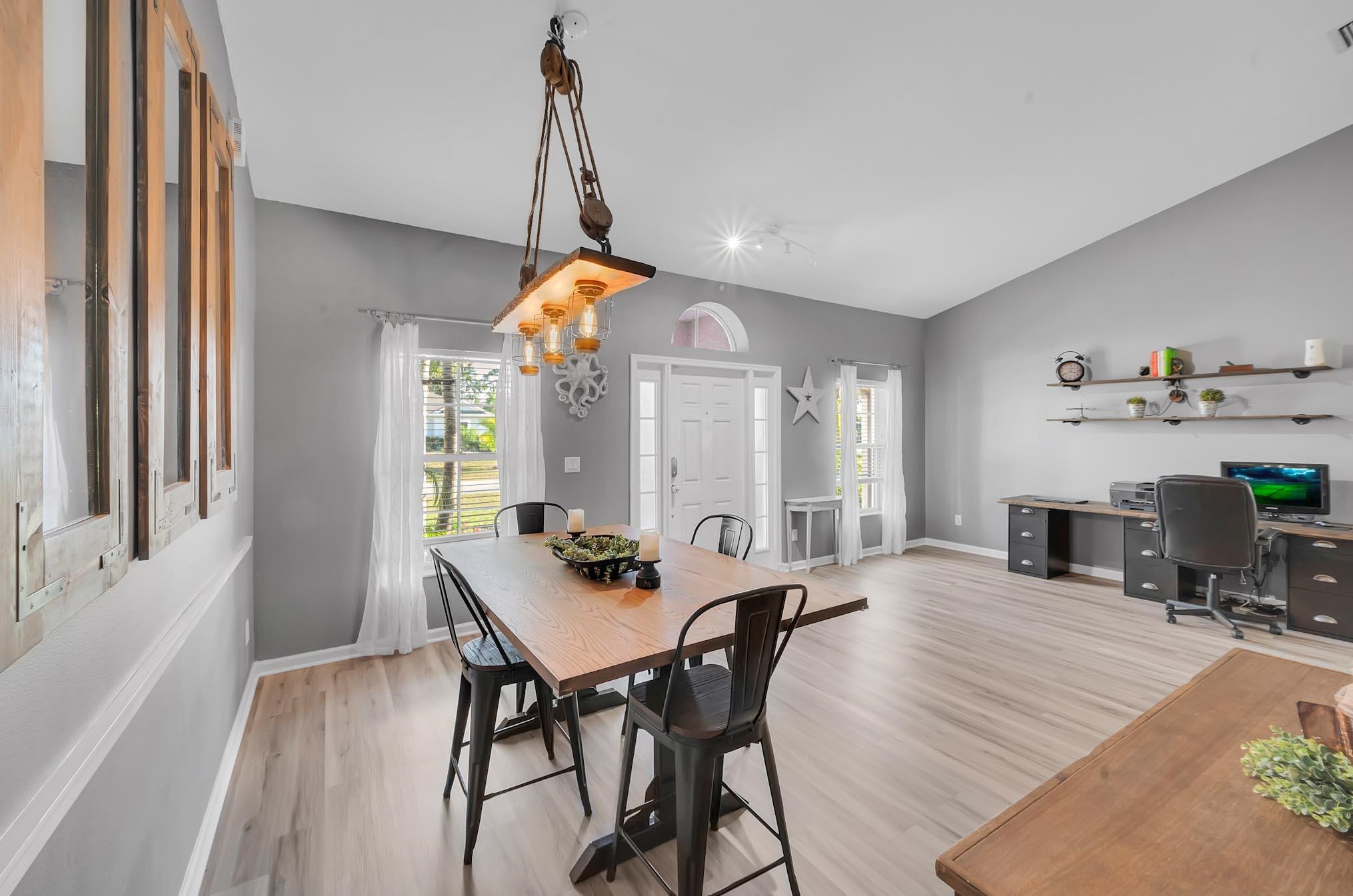 671 Hoffenberg Ave, Fort Pierce FL  34953-7625 exterior