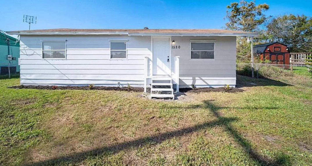 1520 Hunter Rd #b, Okeechobee, FL 34974