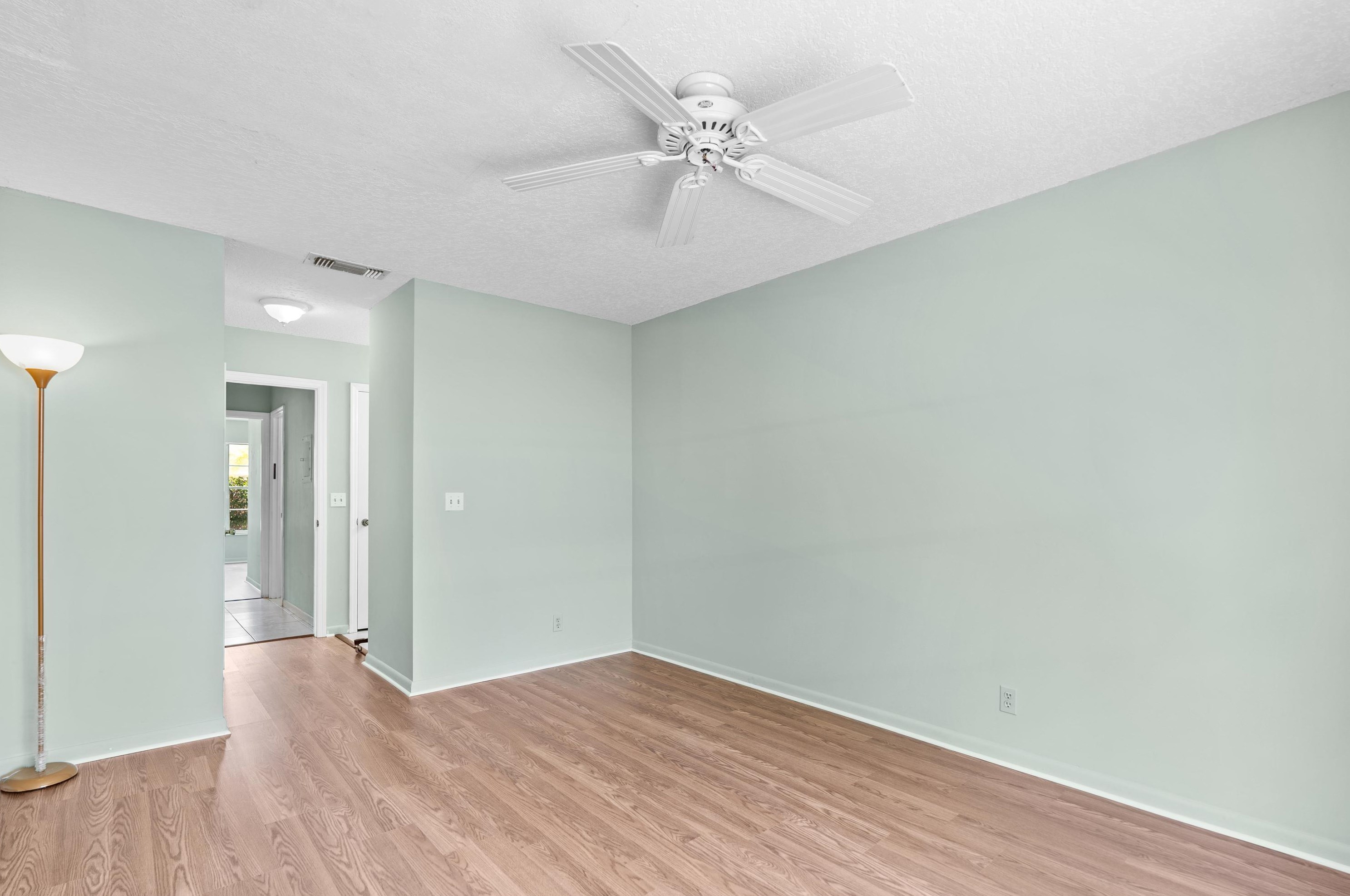 252 Palmetto Ct, Jupiter FL 33458-8803 exterior