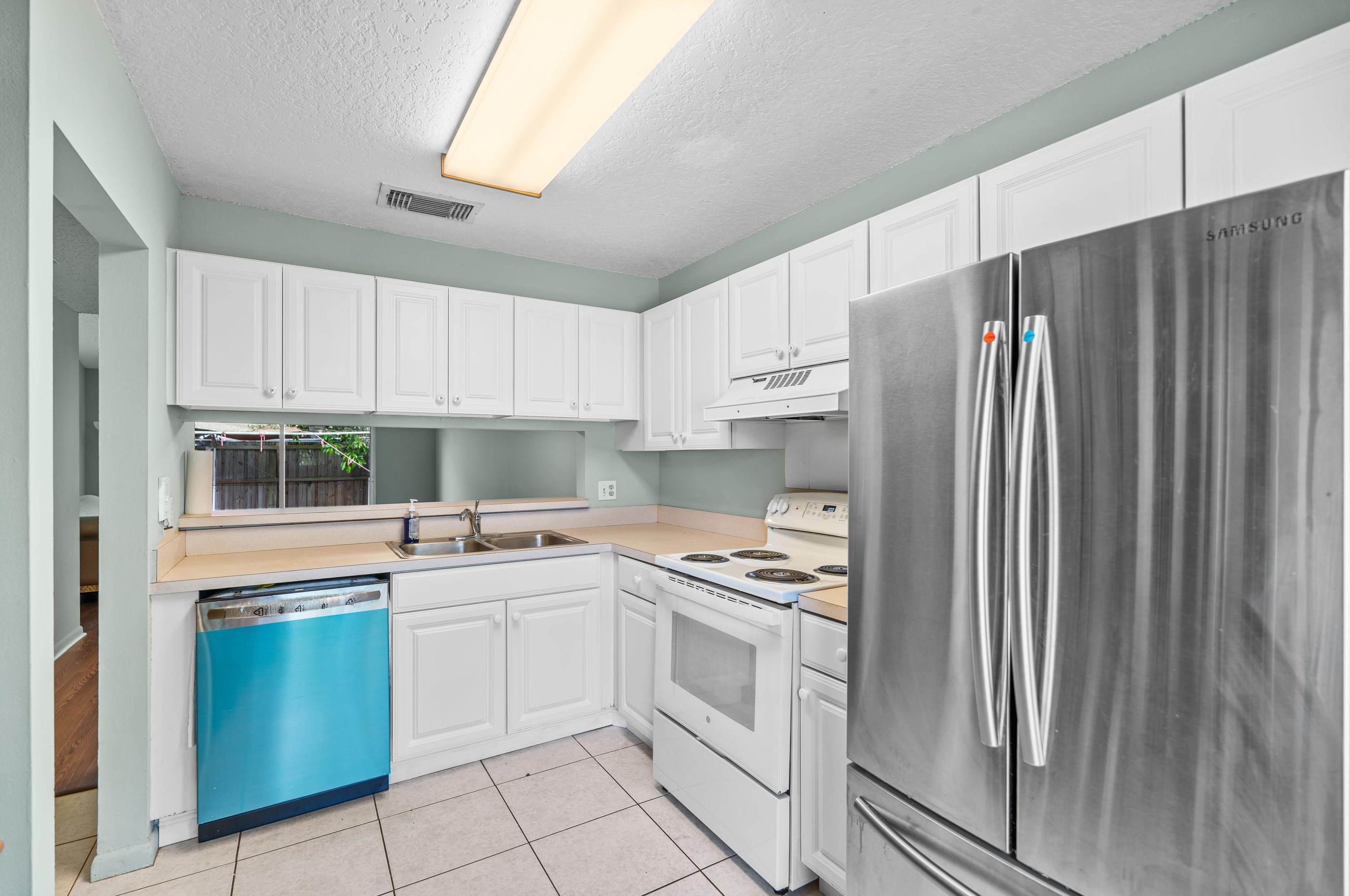 252 Palmetto Ct, Jupiter FL 33458-8803 exterior