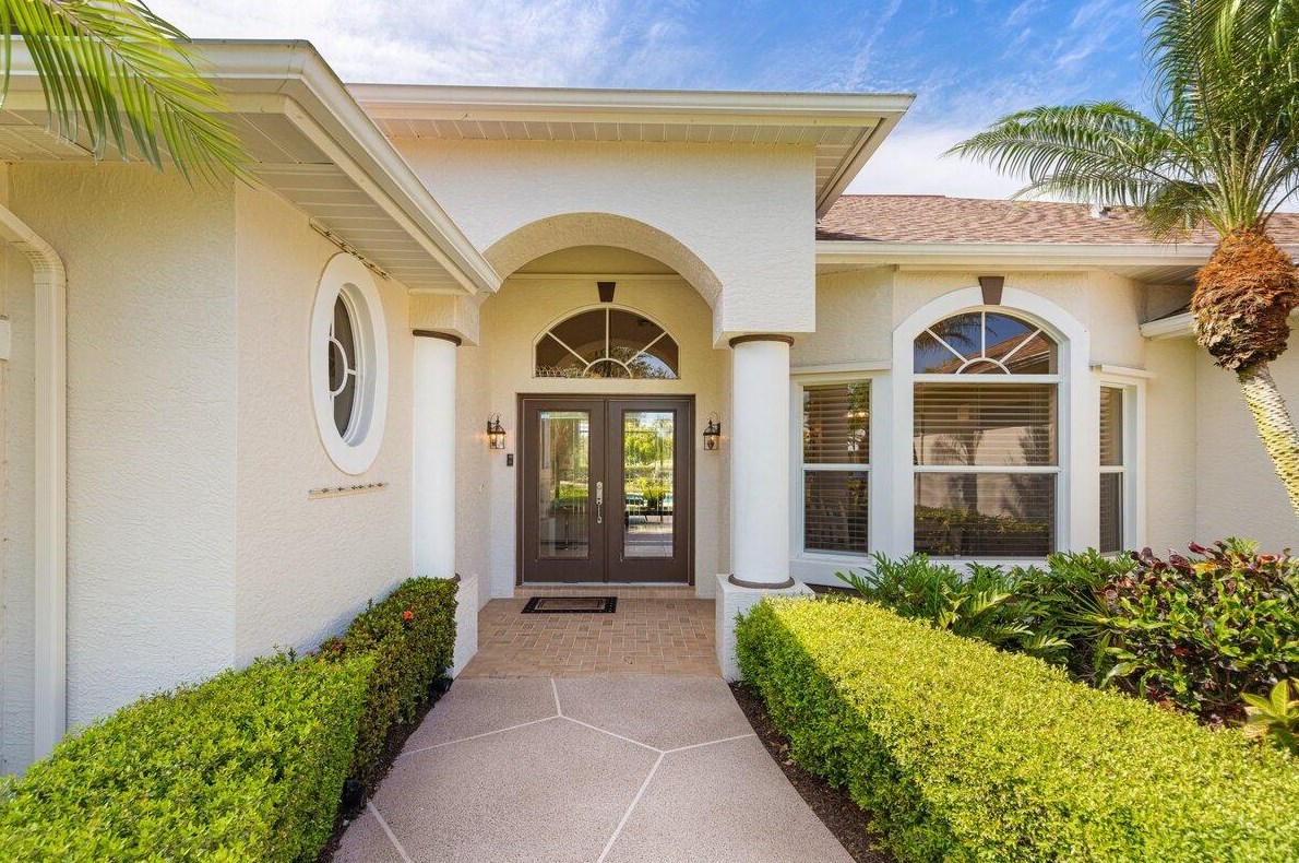 212 Whitewood Dr, Fort Pierce, FL 34953-8200