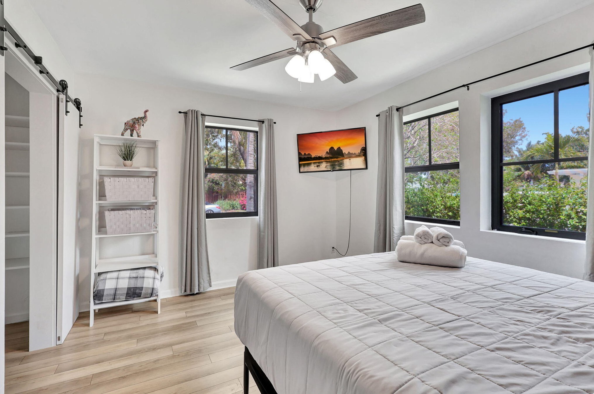 211 Princeton Dr, Lake Worth FL 33460-6237 exterior