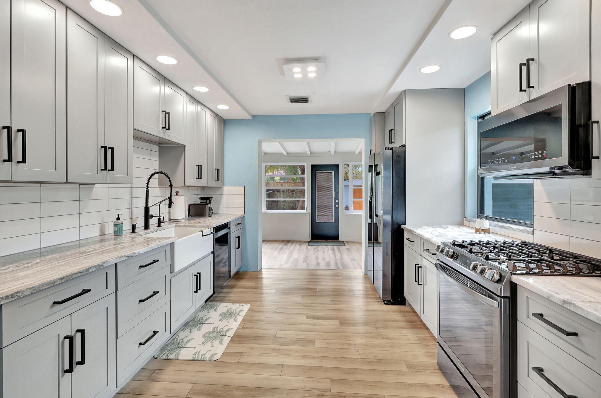 211 Princeton Dr, Lake Worth FL 33460-6237 exterior